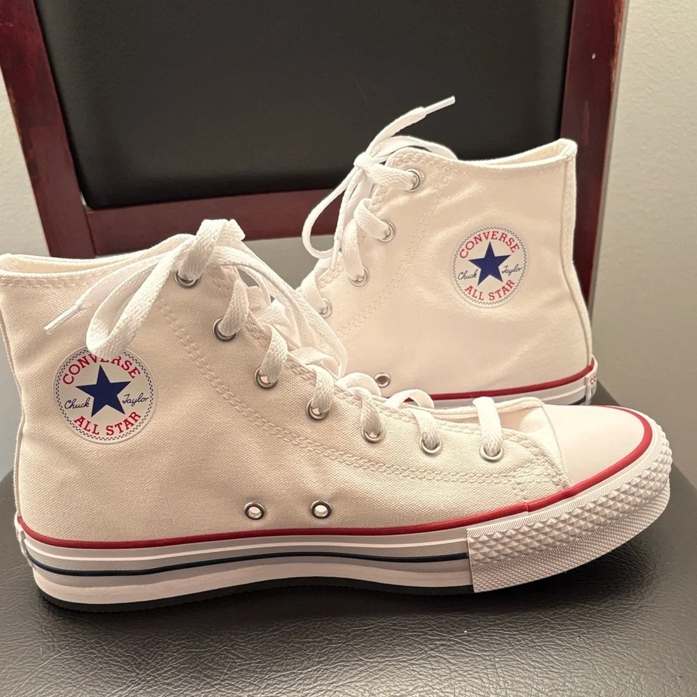 New Men’s Converse All Star Chuck Taylor White Canvas HighTops w/Red Trim Size 7 - Picture 1 of 6